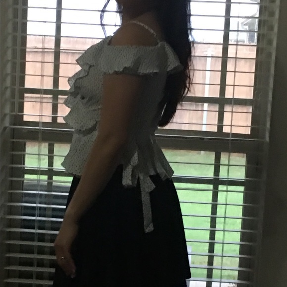 Beautiful Blouse - Picture 3 of 4